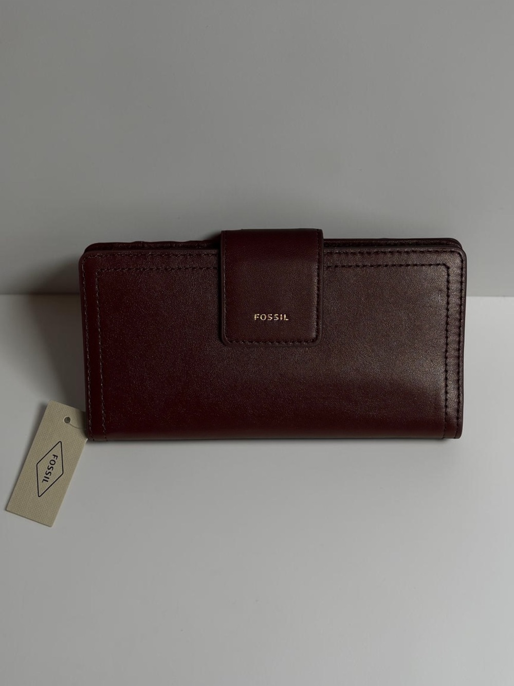 NWT Fossil Logan RFID Leather Tab Clutch Wallet Wine Maroon